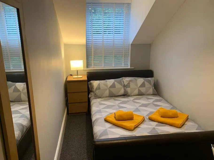 Fantastic Large 2 X Bedroom Flat, Free Parking Sale 0*,  United Kingdom