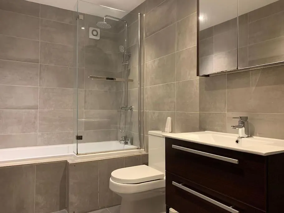 Fantastic Large 2 X Bedroom Flat, Free Parking Sale United Kingdom