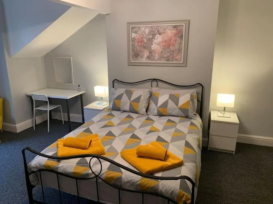Fantastic Large 2 X Bedroom Flat, Free Parking Sale 0*,  United Kingdom