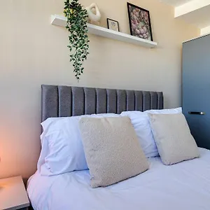  Apartment Entire 1 Bed In The Centre Of
