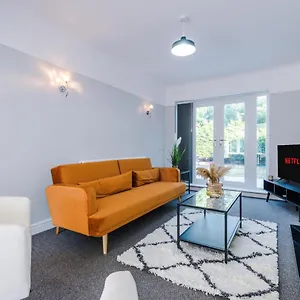  Holiday home Premium 3-bed Detached By Papermill, Deeside - Wirral